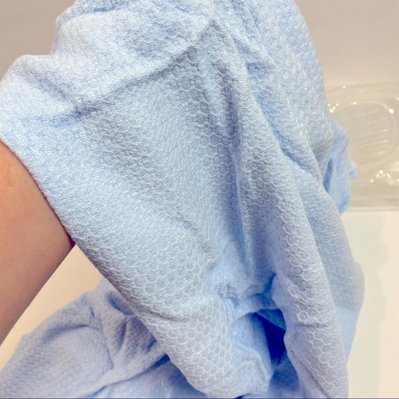 Travel blankets & travel shampoo lotion soap bottles. Get ready to go! - Picture 6 of 6